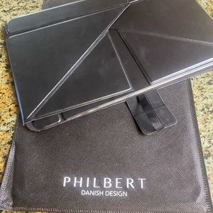 Computer sun cover will fit up to 13 inch computer